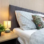 Medena Luxe Residence - 2Br Old Town & Bratislava
