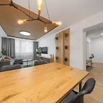 Medena Luxe Residence - 2Br Old Town & Bratislava