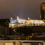 Heart Of The Old Town Apartment