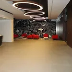 Panorama City Apartment With Free Parking