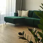 New Modern Urban Apartment