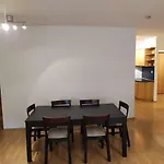 Kate & Jenny - Two-Level Apartment In The Old Town
