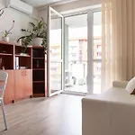 Great Tourist And Business Apartment Near Center