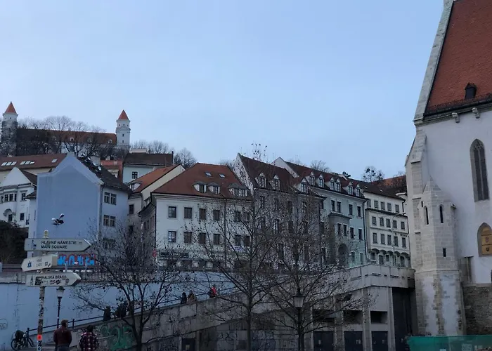 Pleasant Apartment Under The Bratislava Castle