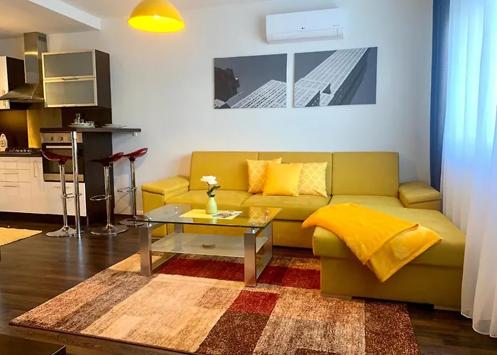 Nice, New Apt With All You Need. Great Location.