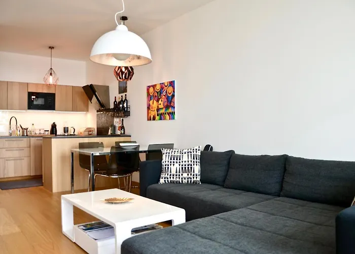Elegant Apartment In Panorama City With Free Parking Old Town - Long-Term Available