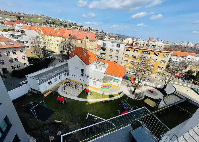 New Luxury City Centre Apartment With Panoramic View, Free Parking