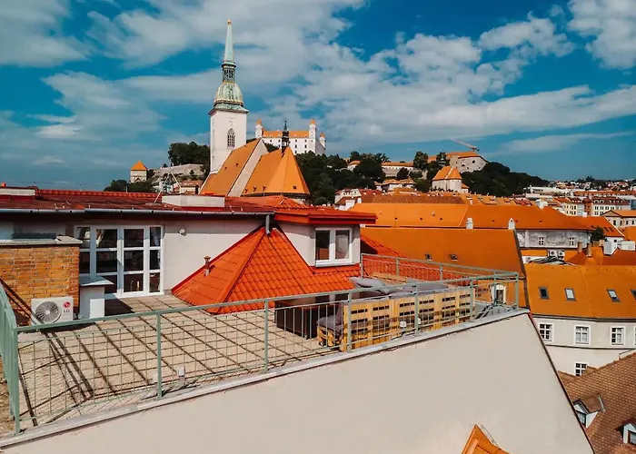 Majestic Views From A 60M2 Private Terrace - Castle, Cathedral, Old Town
