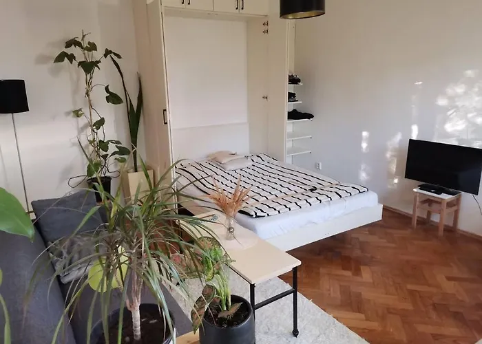 Cozy Studio In The City Centre Near Train Station