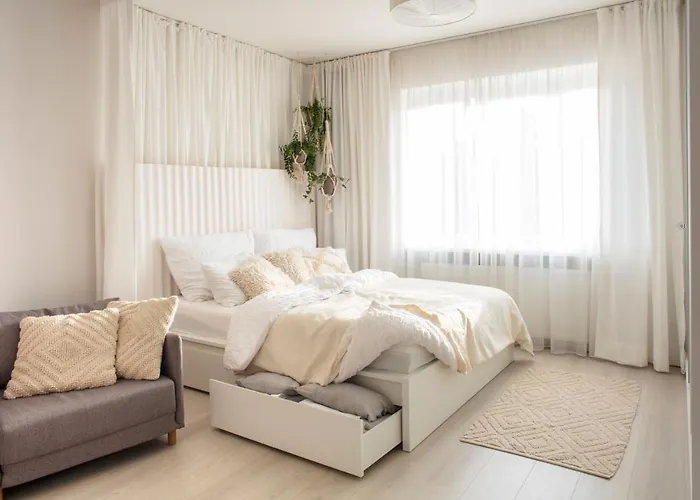 Light Room By Zoom Apartments