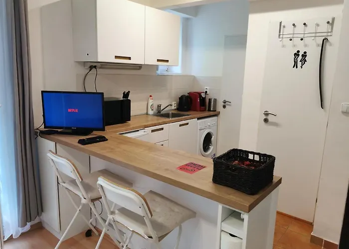 City Lights Apartment With Terrace - 24 Hours Check In