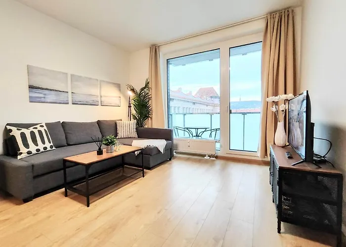 Yarn - Brand New - Free Parking - Balcony With City View - Central Shopping Mall