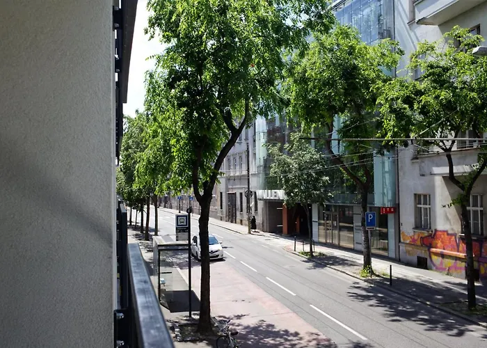 Old Town 1 Bdr, A/C, W/Parking