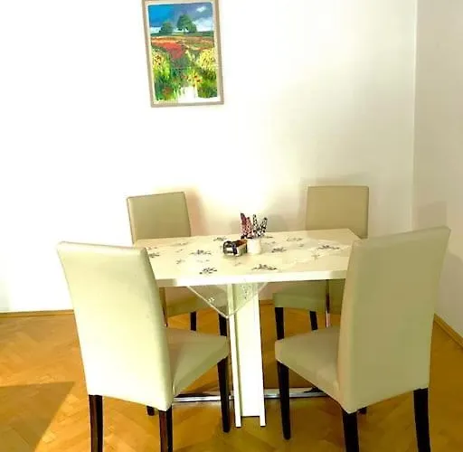 2,5 Izbovy Apartman V Ruzinove S Parkovanim Zdarma
