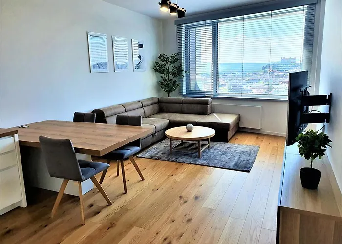 Prestigious Sky Park Apartment - Top City View - Traveller Awards 2024