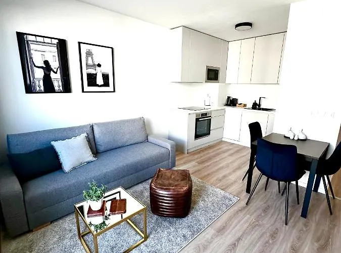 Apartman S Klimatizaciou A Balkonom Pri Letisku Bts