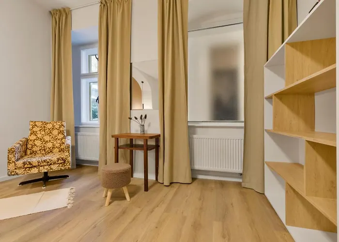 Charming Apt In Centre /W Ac