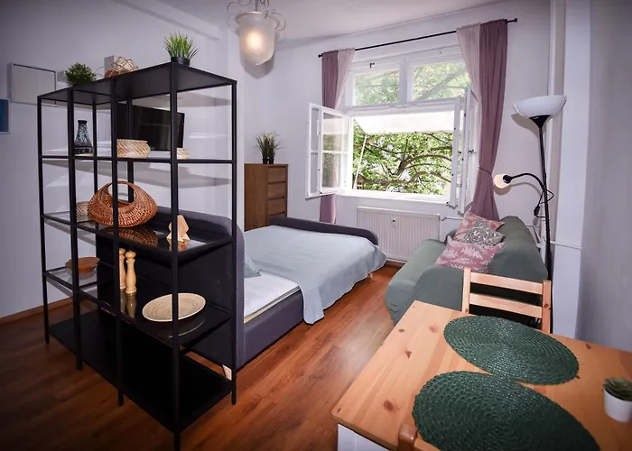 Central Urban Studio - Style Meets Comfort