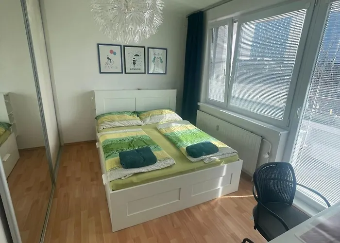 Park View City Center Location Apartment With Balcony