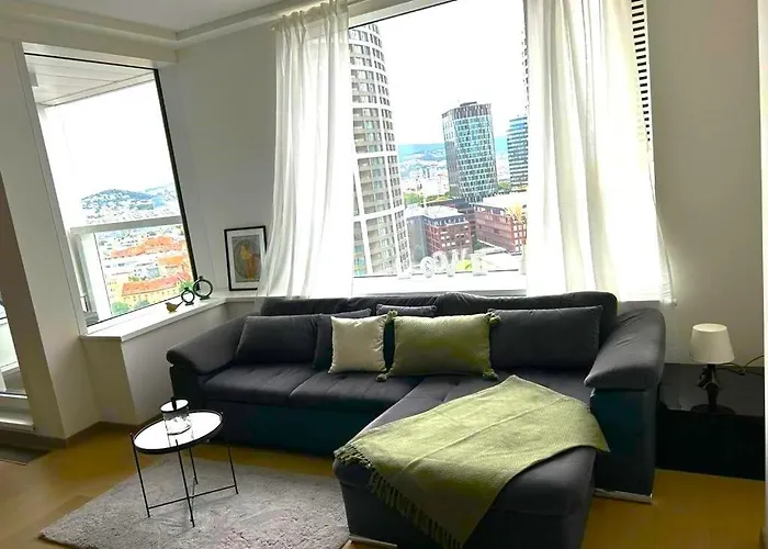 Skau Panorama Family & Business Apartment City View Free Parking