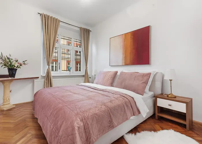 Grand Elegant Apartment