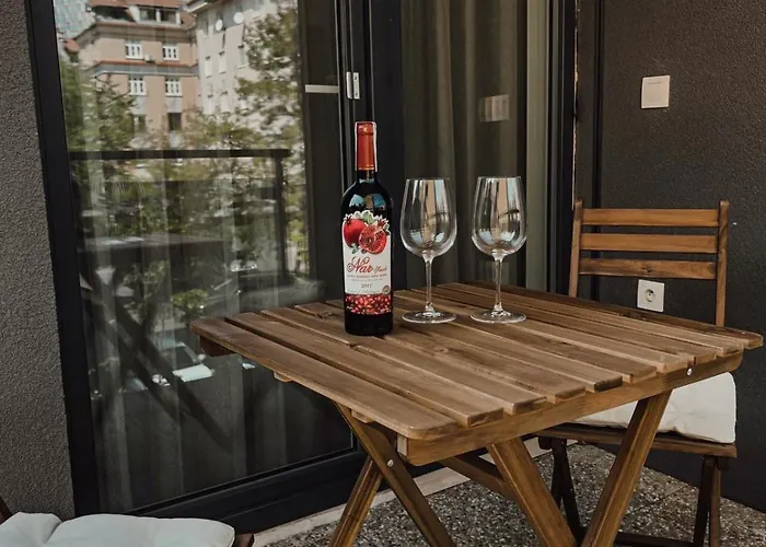 Elegant Escape Apartment II - City Centre