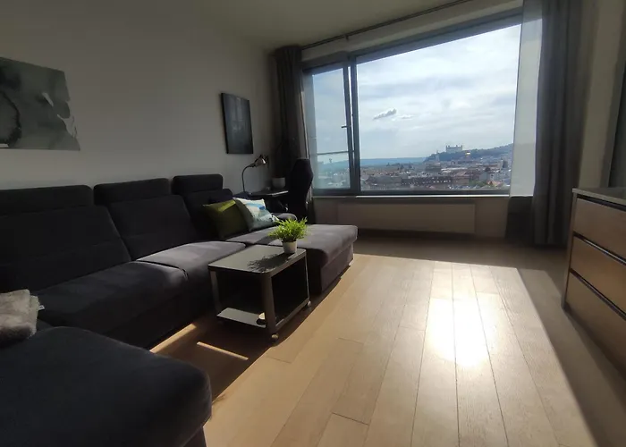 Cozy 2 Rooms Flat - Castle View