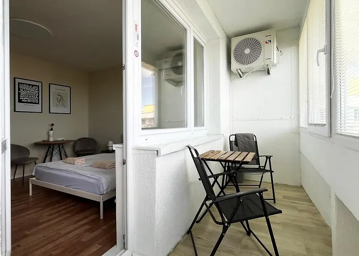 Air-Conditioned Studio, Close To City Centre & Tram Stop