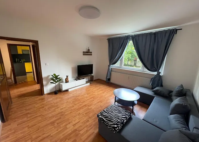 3-Bedroom Apartment By Zako