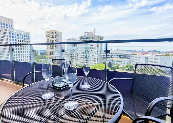 Mills - Free Parking - Balcony With City View - Close To Nivy Mall