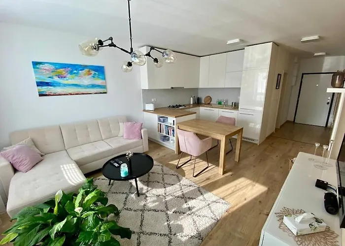 Lucao Apartment, 1-4 Guests, Free Parking & Wifi, 10 Min From Downtown