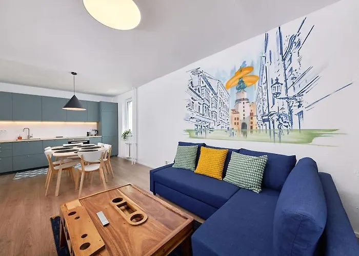 Riverside Center, 3 Bedroom Garage