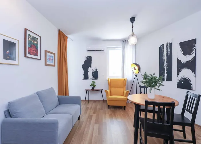 Adamick Place In City Centre With Free Parking