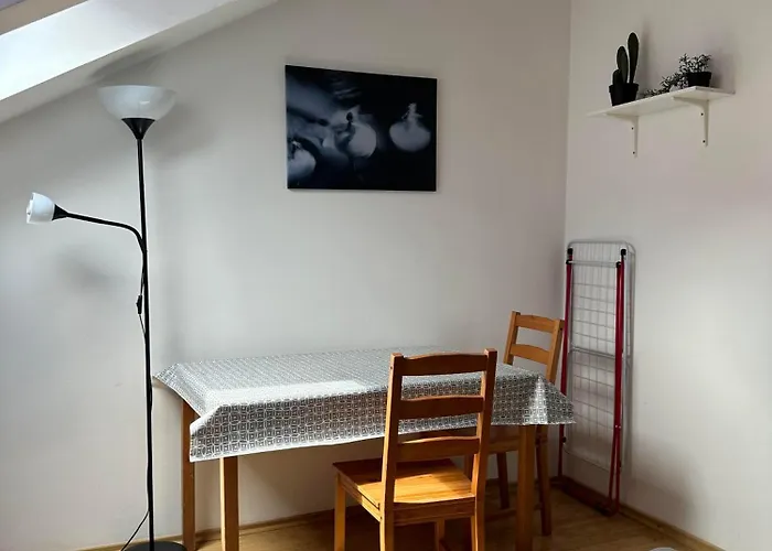B Private Room In City Center In Bratislava