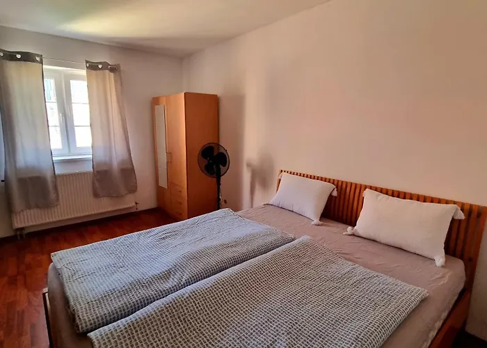 Big Huge Apartment Center 84M Nivy