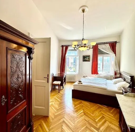 Unique Apartment In The Center