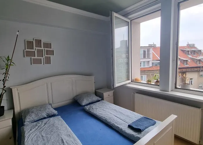 Big 4 Room Huge Apartment