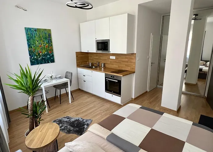 New Cozy Studio In Old Town