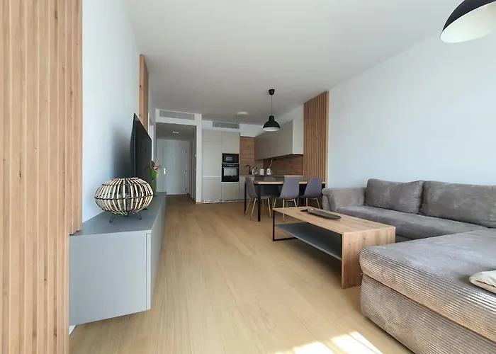 Modern Apartment With Garage Parking