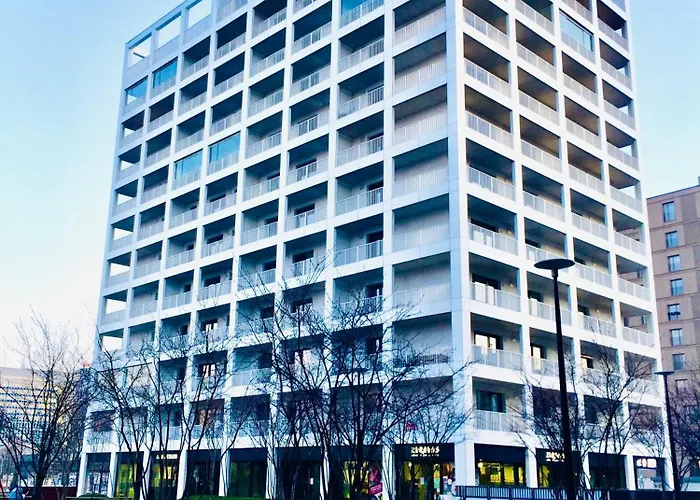 Top Urban Apartment - Free Parking, Green Energy, Modern Style