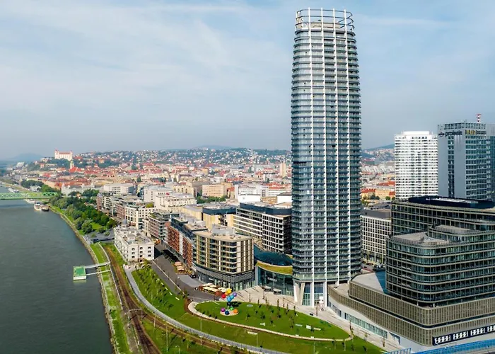 Mrakodrap Skyscraper Eurovea 2 Apartment Witch Parking