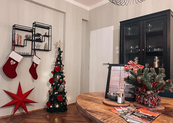 96M2 Of Comfort And Style: 4Bd Apartment In Old Town