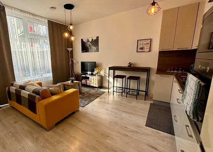 New, Sunny, Terrace, Grill, Parking!