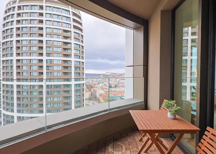 Skypark Tower 3-2 Bedroom Luxe Apartment With Free Parking