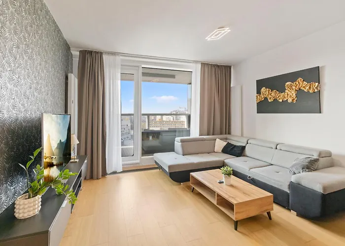 Panorama City Apartment In Downtown Area With Free Parking And Castle View