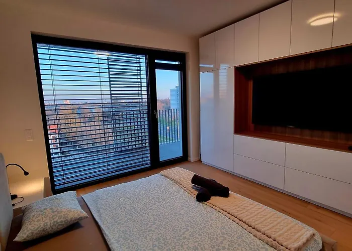 Brand New Luxury Flat, Big Balcony, Free Parking