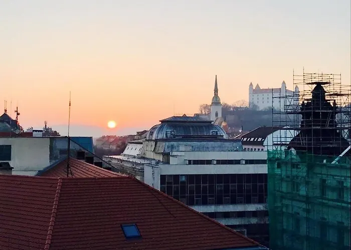 Cozy 1 Bed Top Floor Apartment In The Old Town Bratislava