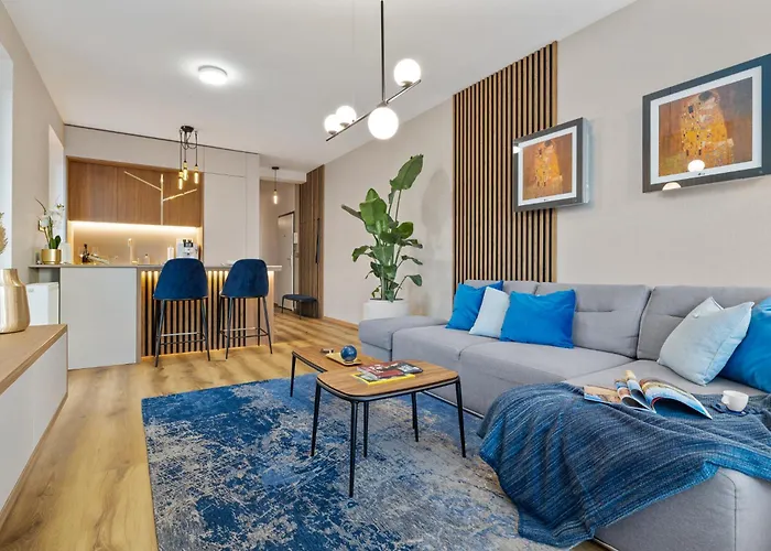 Golden Moon Apartment