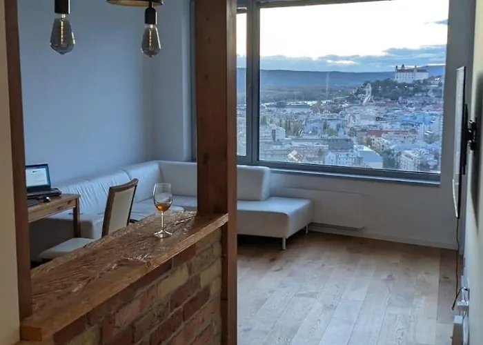 Apartment With Sunset View Over Bratislava