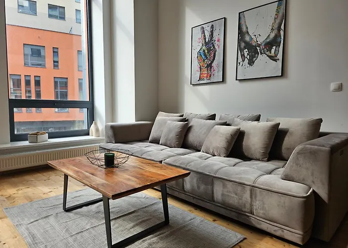 Spacious Modern Loft, 2 Bedrooms, 95M2, Free Parking